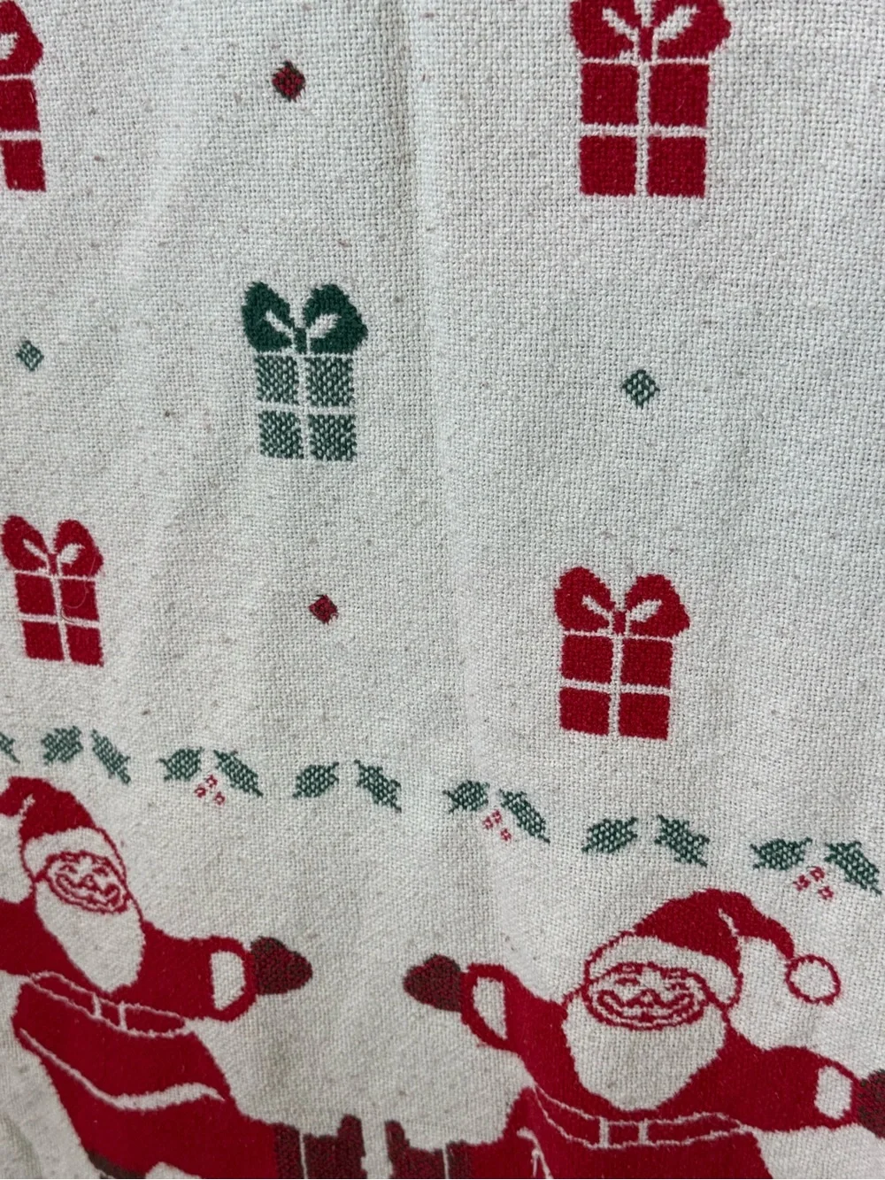 Vintage Santa Tapestry Blanket - Red & Green Holiday Throw